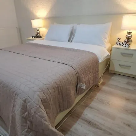 Luxury Maritimo アパート コンスタンツァ
